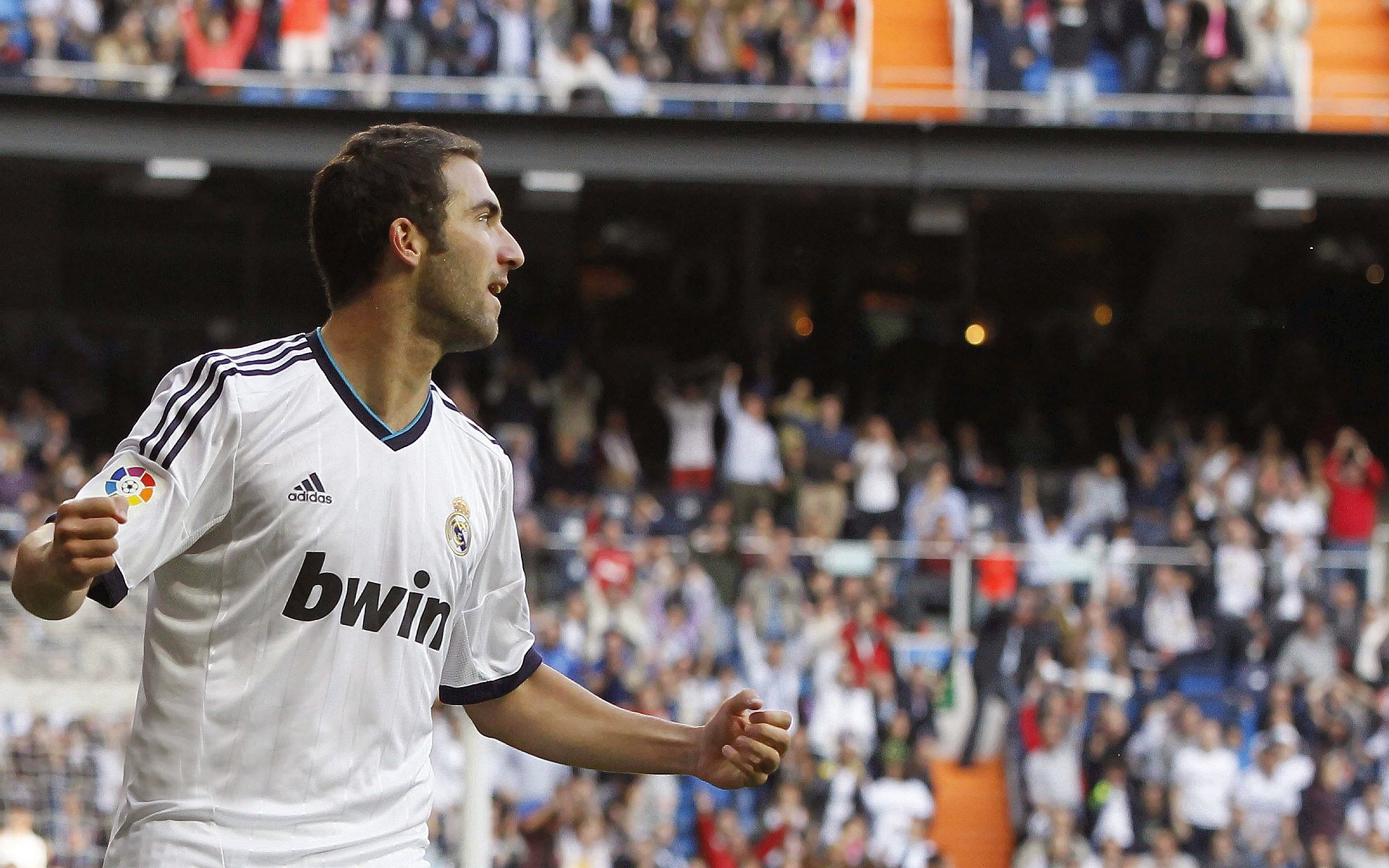 利雅得新月完成夏窗重磅引援，利雅得在哪